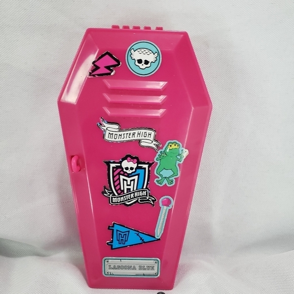 Monster High Doll 5 Inch Pink Locker With Random Accessories 2010 Mattel No Lock - Picture 2 of 6